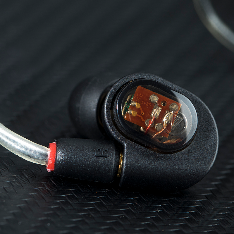铁三角ATH-E70专业入耳式监听耳机评测 